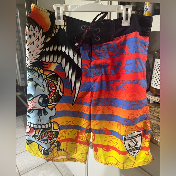 Ed hardy board shorts size 34♥️ - Picture 1 of 9